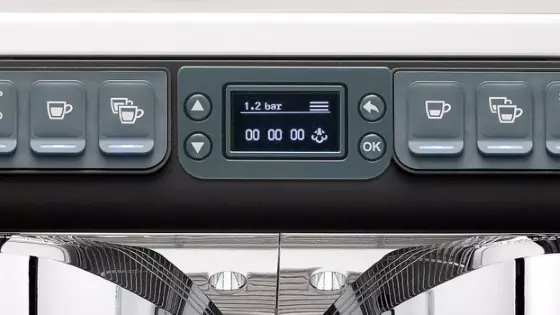 Digitální displej pro snadné ovládání profesionálního kávovar Appia Life XT. Zdroj obrázku: Nuova Simonelli Digitální displej pro snadné ovládání profesionálního kávovar Appia Life XT.